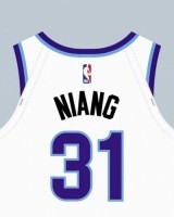 球衣记者：尼昂将在爵士穿31号 上次效力爵士时他曾身披此号码